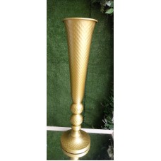 Vaso de metal dourado alto